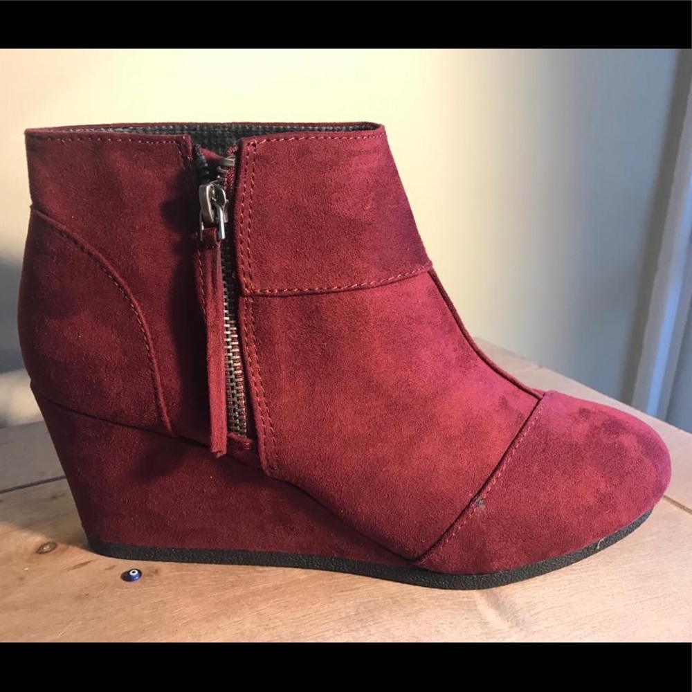 Womens plum ankle boots size 9 and 9.5